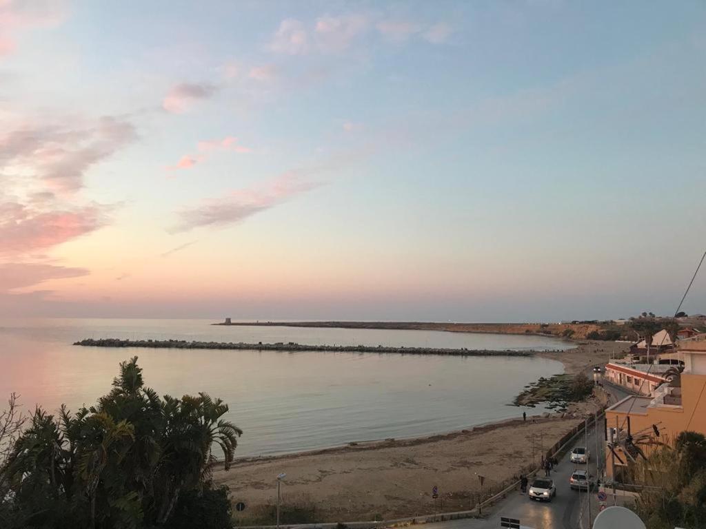 Appartamento Le Onde Terrasini Exterior foto